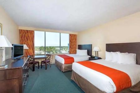 Ramada by Wyndham Kissimmee Gateway - 42