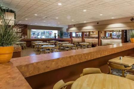Ramada by Wyndham Kissimmee Gateway - 24