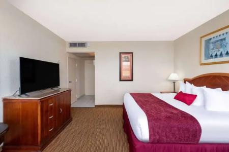 Ramada by Wyndham Kissimmee Gateway - 52