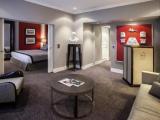 Suite with courtyard view