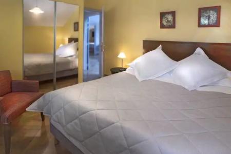 Le Manoir Au Lac - 81