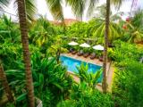 Standard room with pool view