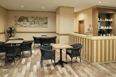 Ramada & Suites by Wyndham Istanbul Sisli - 8