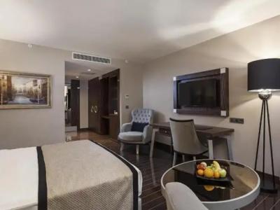 Ramada & Suites by Wyndham Istanbul Sisli - 32
