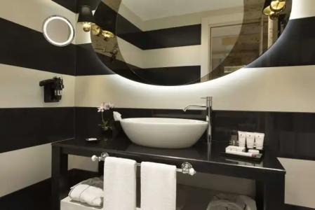 Ramada & Suites by Wyndham Istanbul Sisli - 9