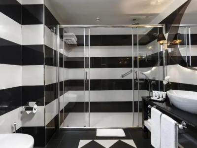 Ramada & Suites by Wyndham Istanbul Sisli - 46