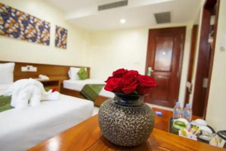 Rose Emerald - 67