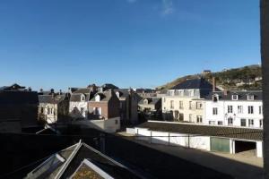 Detective Hotel, Etretat