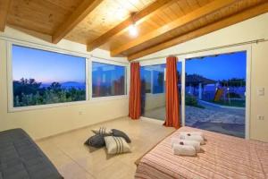Blue House Apartments, Vasilikos