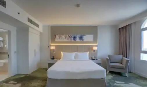 Copthorne Lakeview Dubai, Green Community - 36