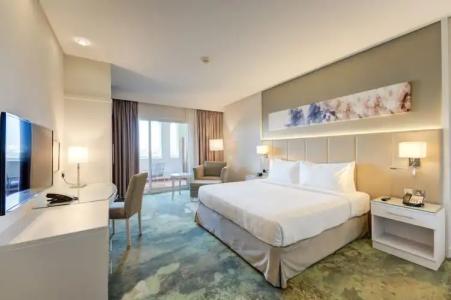 Copthorne Lakeview Dubai, Green Community - 3