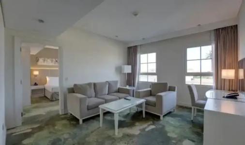 Copthorne Lakeview Dubai, Green Community - 37