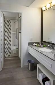 Inn at Venice Beach - 43