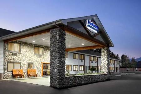 Baymont by Wyndham Whitefish - 11