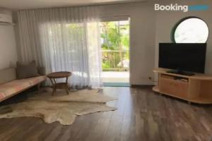 Byron Beach Flats, Byron Bay