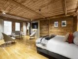 Suite with mountain view