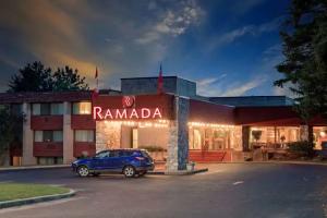 Ramada by Wyndham Pinewood Park Resort North Bay, North Bay