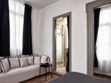 Suite with city view