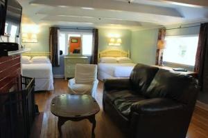 The Pines Cottages, Asheville
