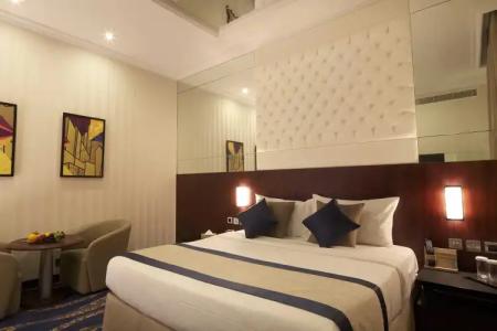 Raviz Center Point - 100