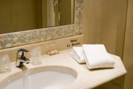 Hôtel Le Rocher - 24