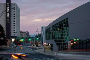 The Davenport Grand, Autograph Collection, Spokane