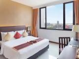 Deluxe Double room with city view