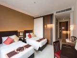 Deluxe room with pool view