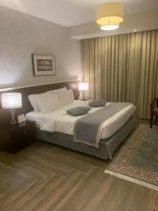 City Rose Suites - 36