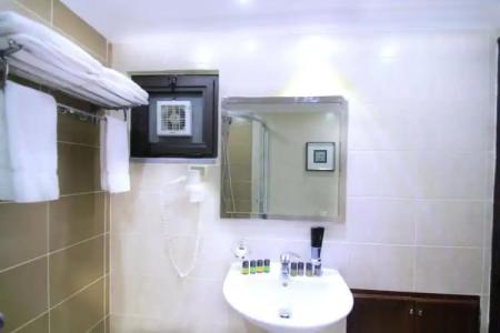 City Rose Suites - 102