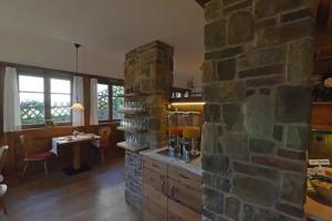 Landhaus Sonnenbichl Mini-hotel, Mittenwald