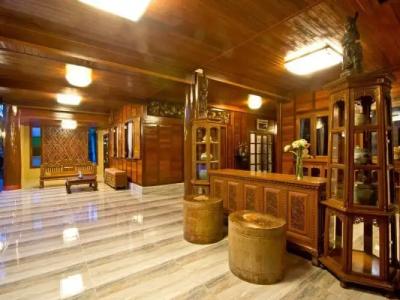 Bueng Bua Thong Resort - 1