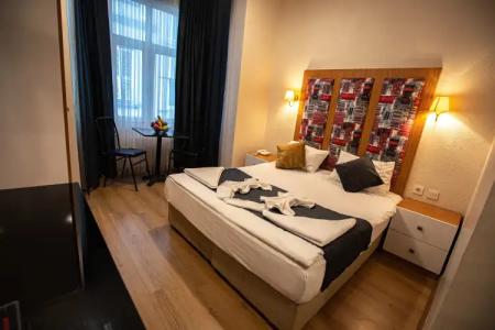 La Pazza Suites - 5