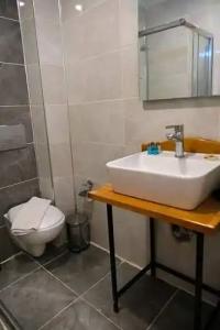 La Pazza Suites - 33