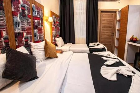 La Pazza Suites - 47