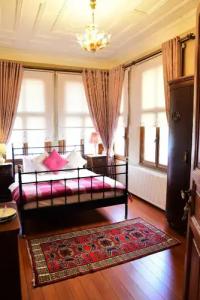 Ottoman Suites by Sera House - 11