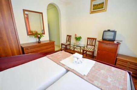 Villa Velzon Guesthouse - 23