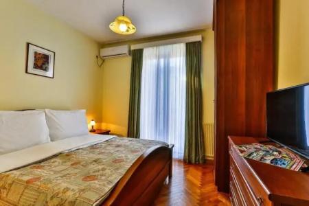 Villa Velzon Guesthouse - 4
