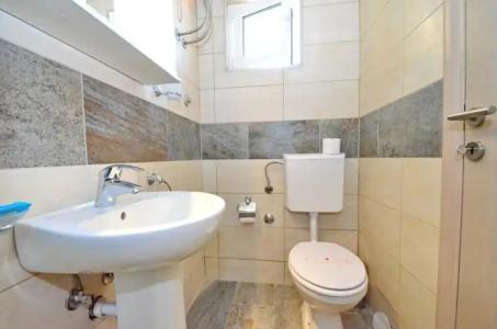 Villa Velzon Guesthouse - 9
