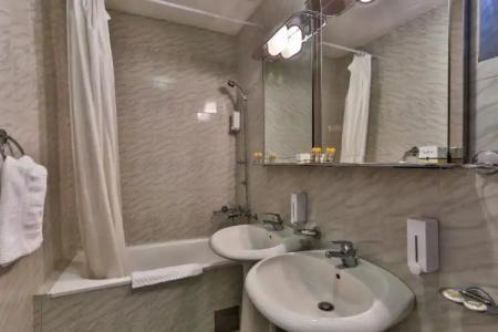 Villa Velzon Guesthouse - 60