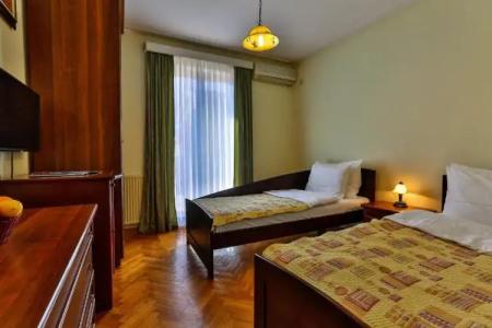 Villa Velzon Guesthouse - 20