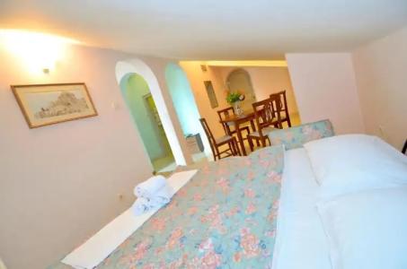 Villa Velzon Guesthouse - 41