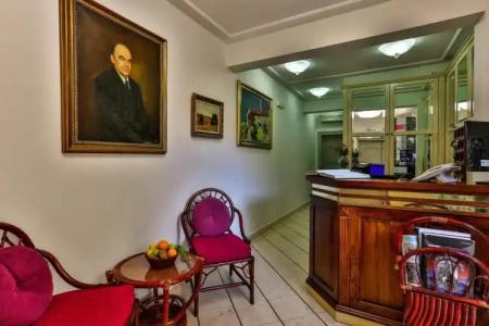 Villa Velzon Guesthouse - 1