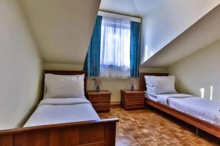 Villa Velzon Guesthouse - 35