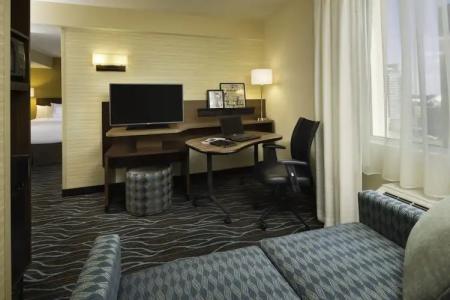 Fairfield Inn & Suites by Marriott Calgary Downtown - 32