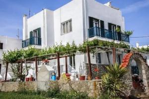 Christina Rooms, Adamas