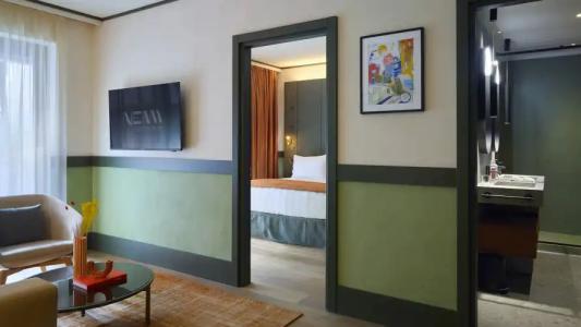 Fifty House Cellini - 54