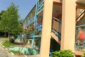 Hotel Maria, Kiten