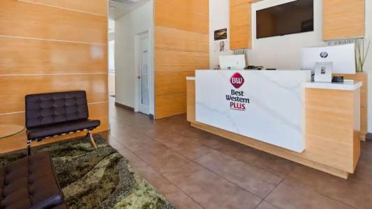 Best Western Plus Glendale - 2