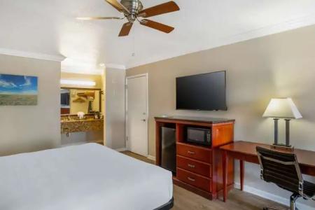 Best Western Heritage Inn - 38